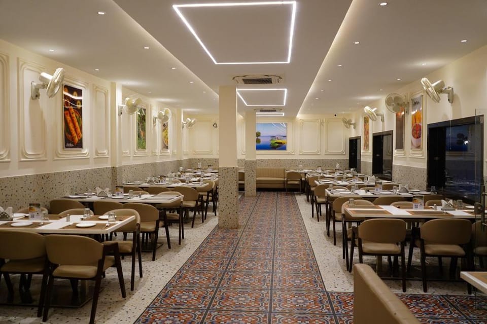 Hotel Vatika Inn-Sohagpur Hotel in India