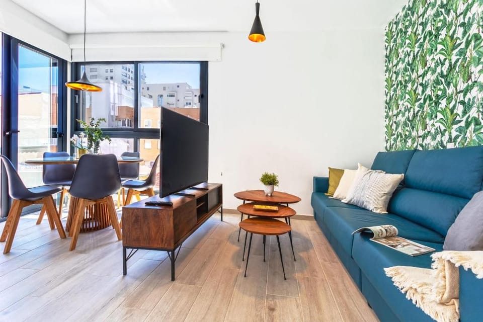 Spectacular apartment with parking, terrace & pool. Maria Zambrano Apartment in Malaga