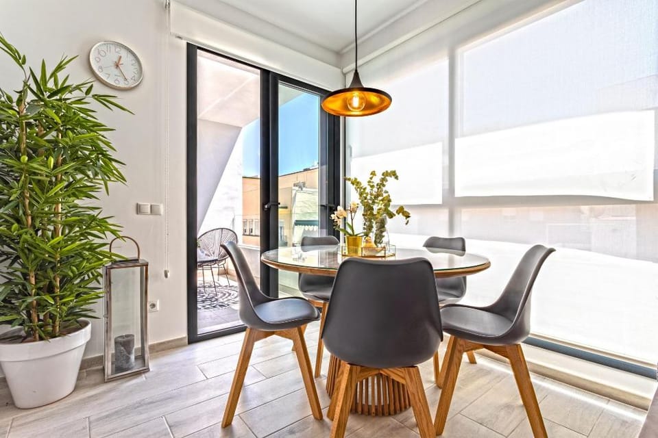Spectacular apartment with parking, terrace & pool. Maria Zambrano Apartment in Malaga