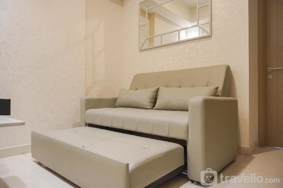 Modern Look and Warm 1BR at Gold Coast By Travelio Apartment in Jakarta