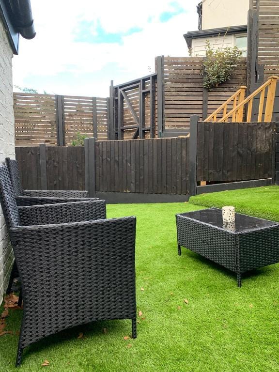 Lovely Seaside Cottage in Old Leigh with Garden Vacation rental in Southend-on-Sea