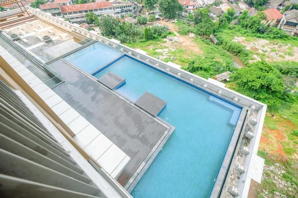 Modern Look 2BR at Vasaka Solterra By Travelio Apartment in South Jakarta City