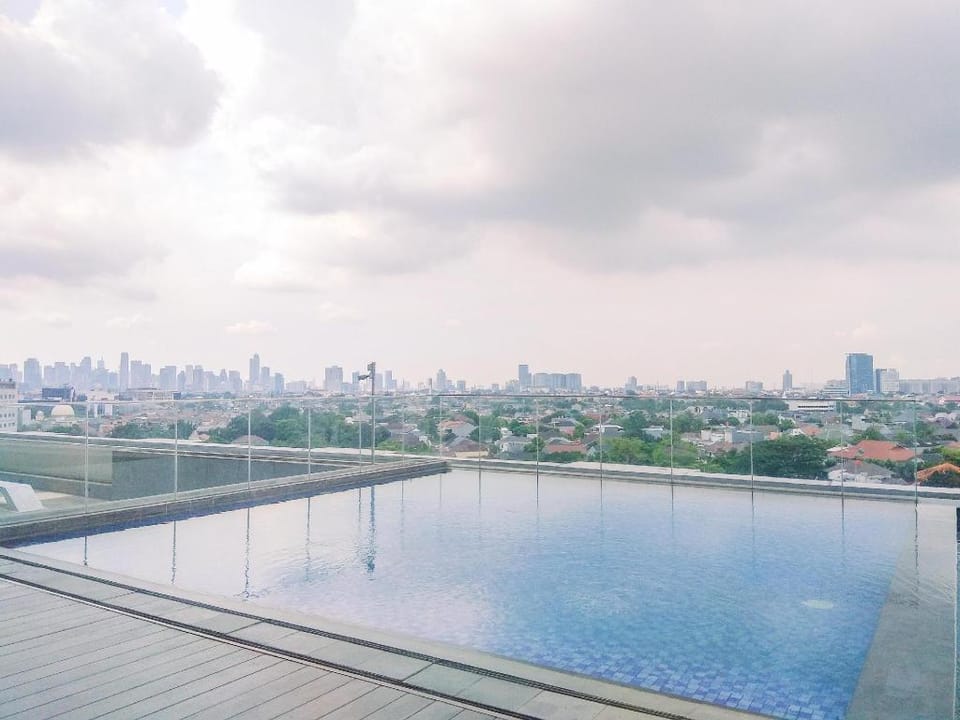 Modern Look 2BR at Vasaka Solterra By Travelio Apartment in South Jakarta City