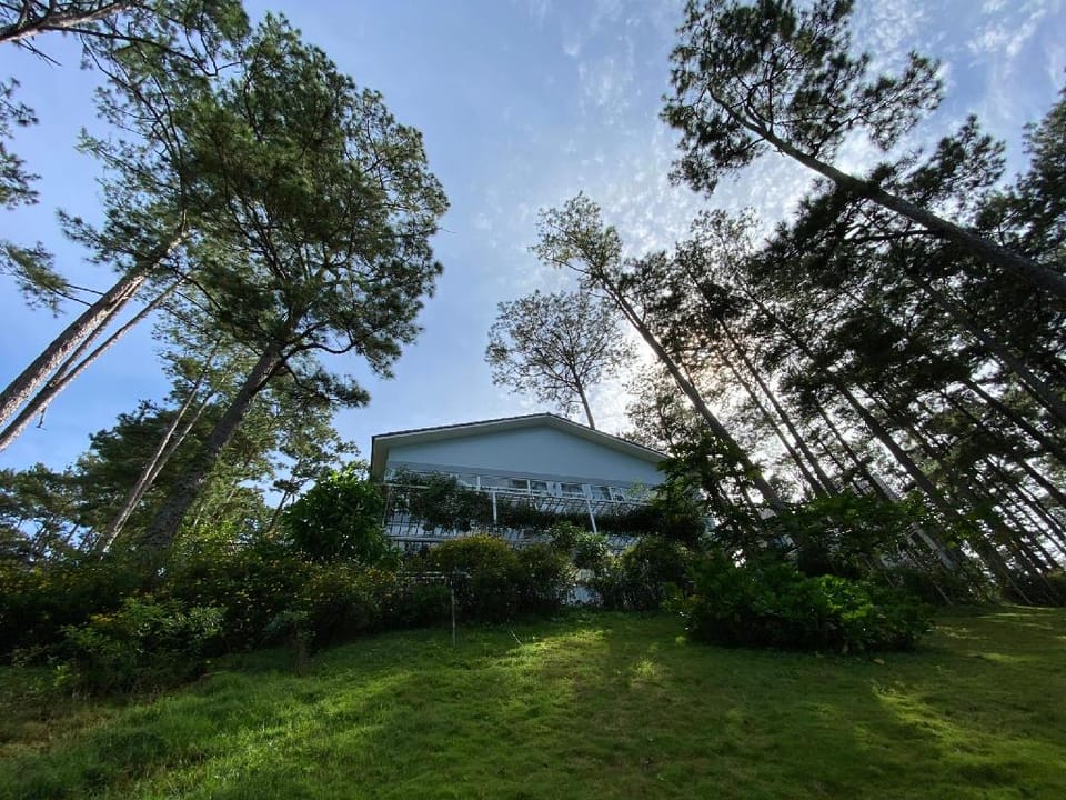 Lan Anh village  -5 bedroom viewing Tuyenlam lake Villa in Dalat
