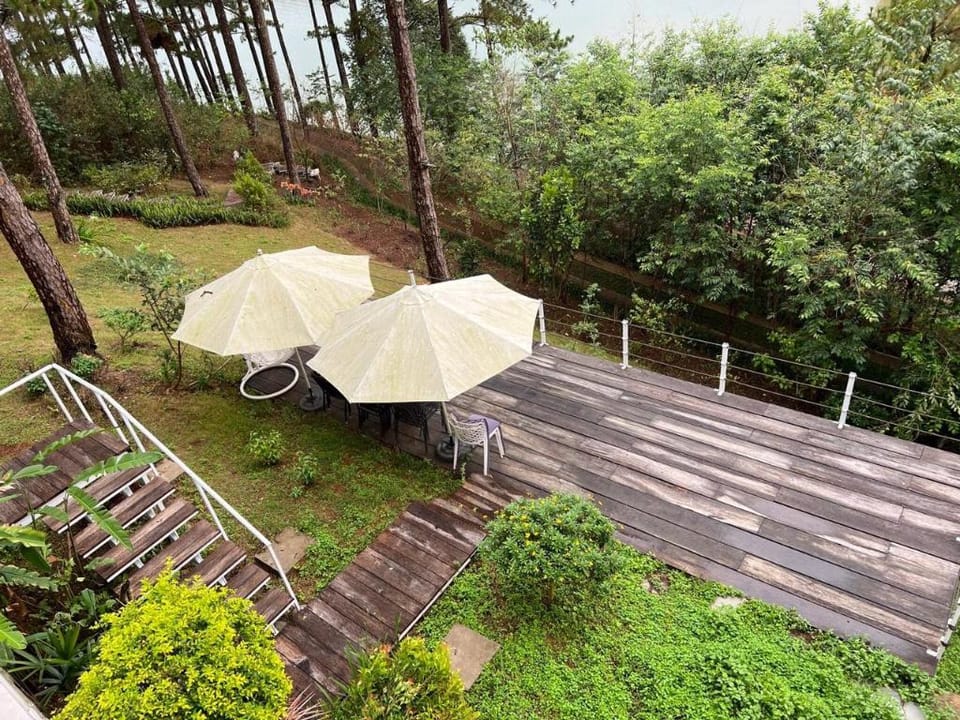 Lan Anh village  -5 bedroom viewing Tuyenlam lake Villa in Dalat