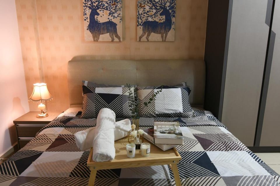 Mount Austin  8pax/Free Wi-Fi 500Mbps /Netflix Apartment in Johor Bahru