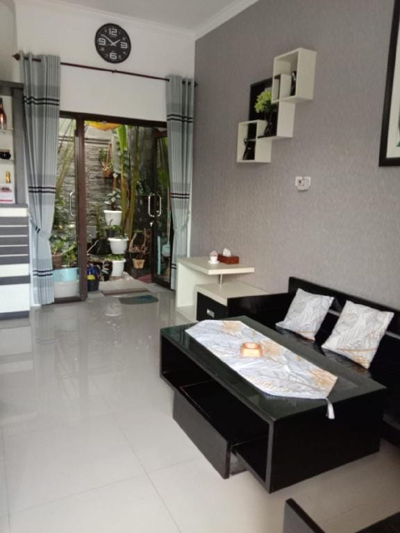 Villa Puri Nana Vacation rental in Batu