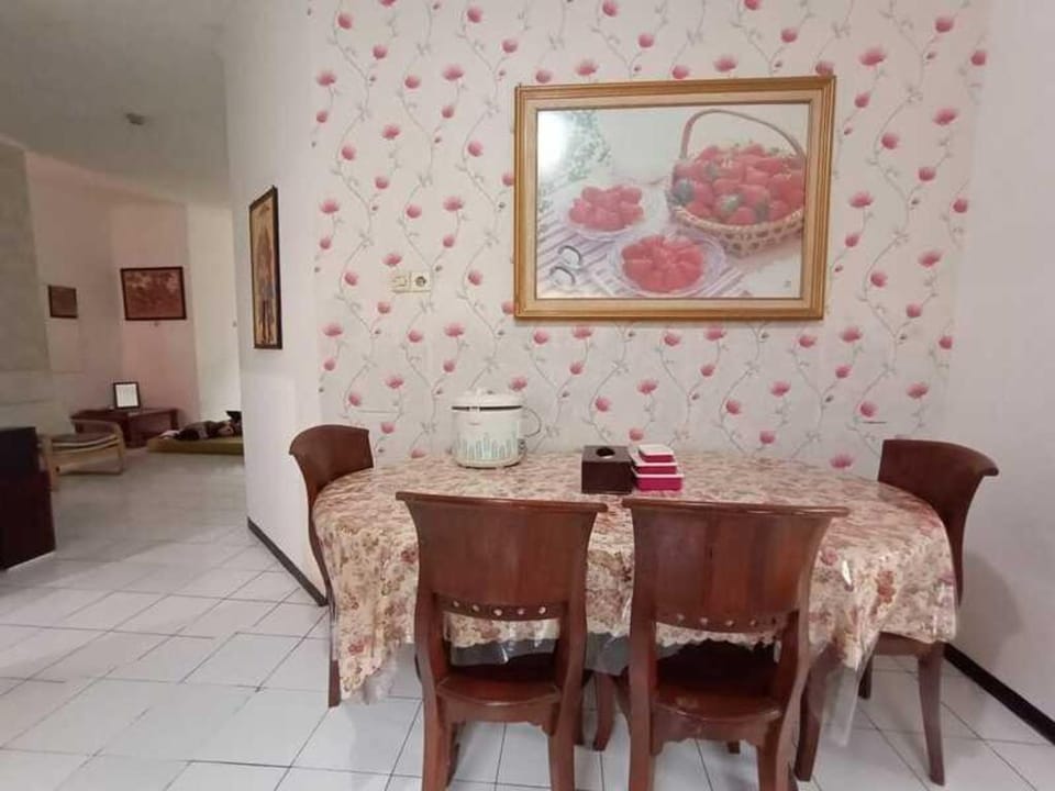 Puri Garden Syariah Vacation rental in Batu