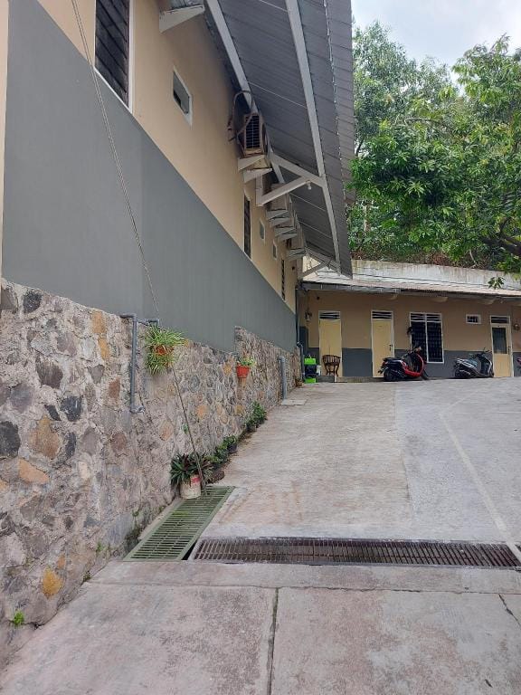 Penginapan Sriwijaya Semarang Hostel in Indonesia