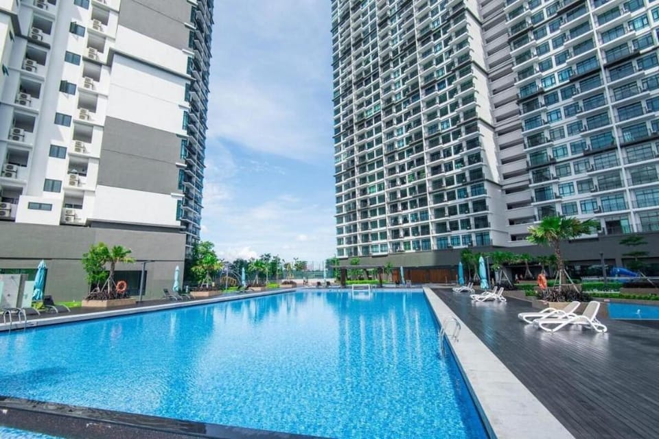 Molek Luxury Movie Bathtub | 5min to Midvalley Vacation rental in Johor Bahru