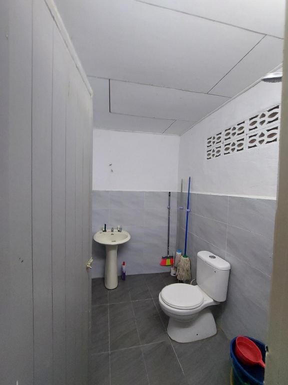 Roomstay Fiq - Middle room (Male only) Vacation rental in Kedah