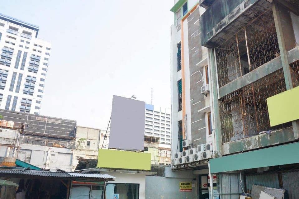 OYO 92580 4n Residence Near Hotel Santika Premiere Hayam Wuruk Jakarta Hotel in Jakarta