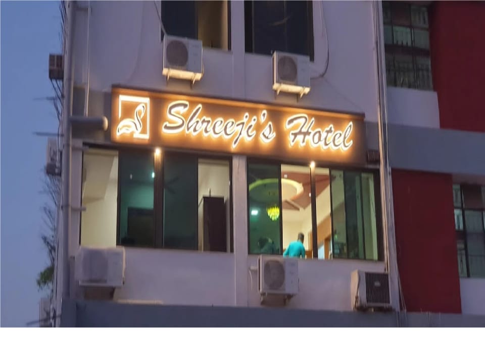 Hotel Shreeji's Hotel in Gandhinagar