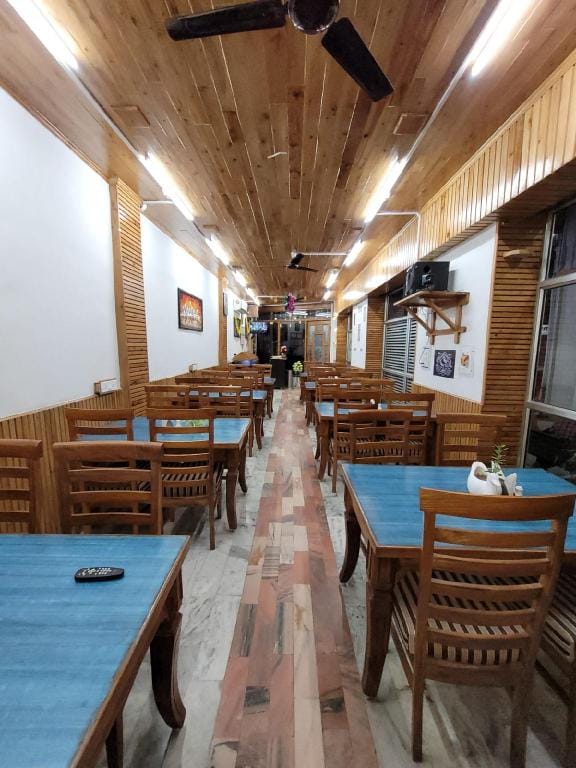 Hotel CM Palace - Pure Vegetarian Hotel in Punjab, India