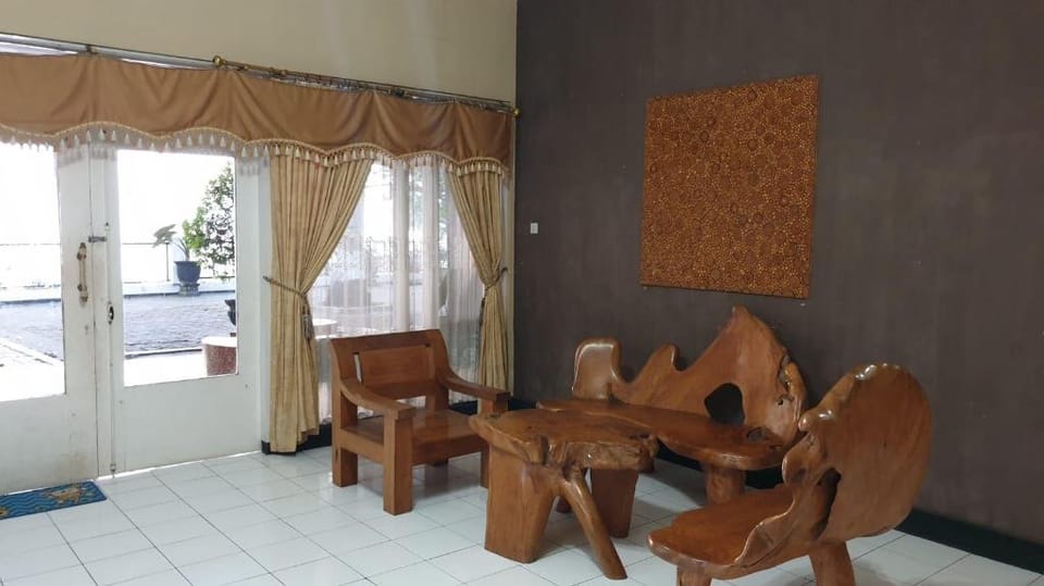OYO 92590 Wisma Bhayangkara & Diving Club Hotel in East Java
