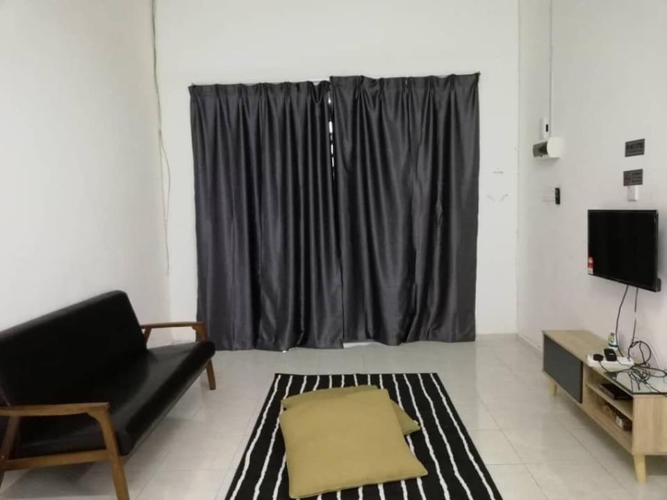 Fully-furnished Guesthouse (4 rooms) in Muar Town Vacation rental in Johor