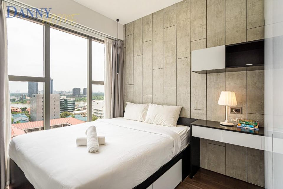 DOWNTOWN, 03 BIG BEDROOM, near BITEXCO, BUI VIEN Vacation rental in Ho Chi Minh City