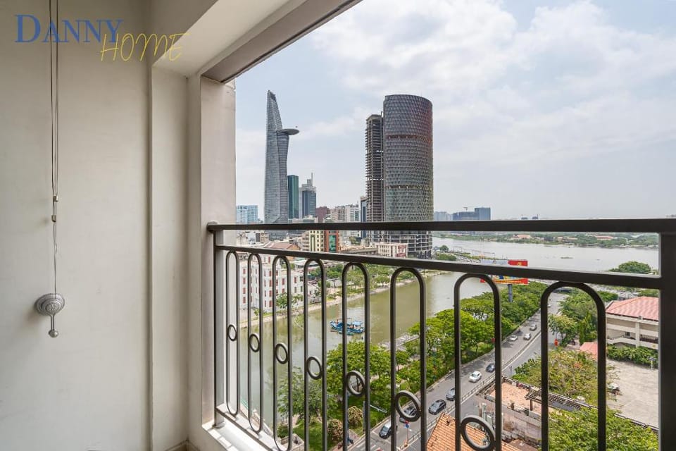 DOWNTOWN, 03 BIG BEDROOM, near BITEXCO, BUI VIEN Vacation rental in Ho Chi Minh City
