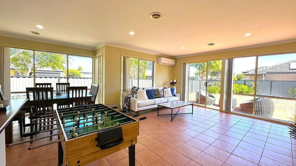 OpenRangeZoo/SupperComfortable Beds/ShoppingCenter Vacation rental in Melbourne