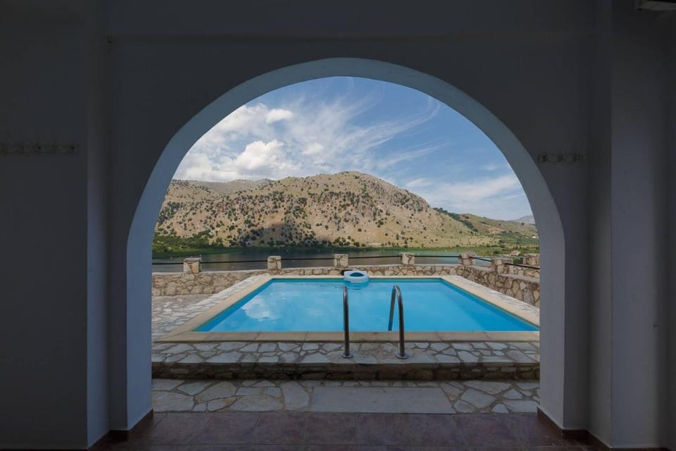 Lindas Villa In Unrivalled position in Kournas - Amazing View Villa in Crete