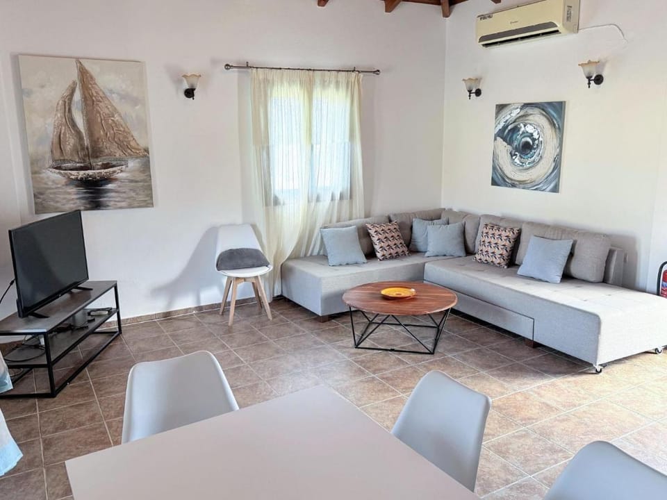 Lindas Villa In Unrivalled position in Kournas - Amazing View Villa in Crete