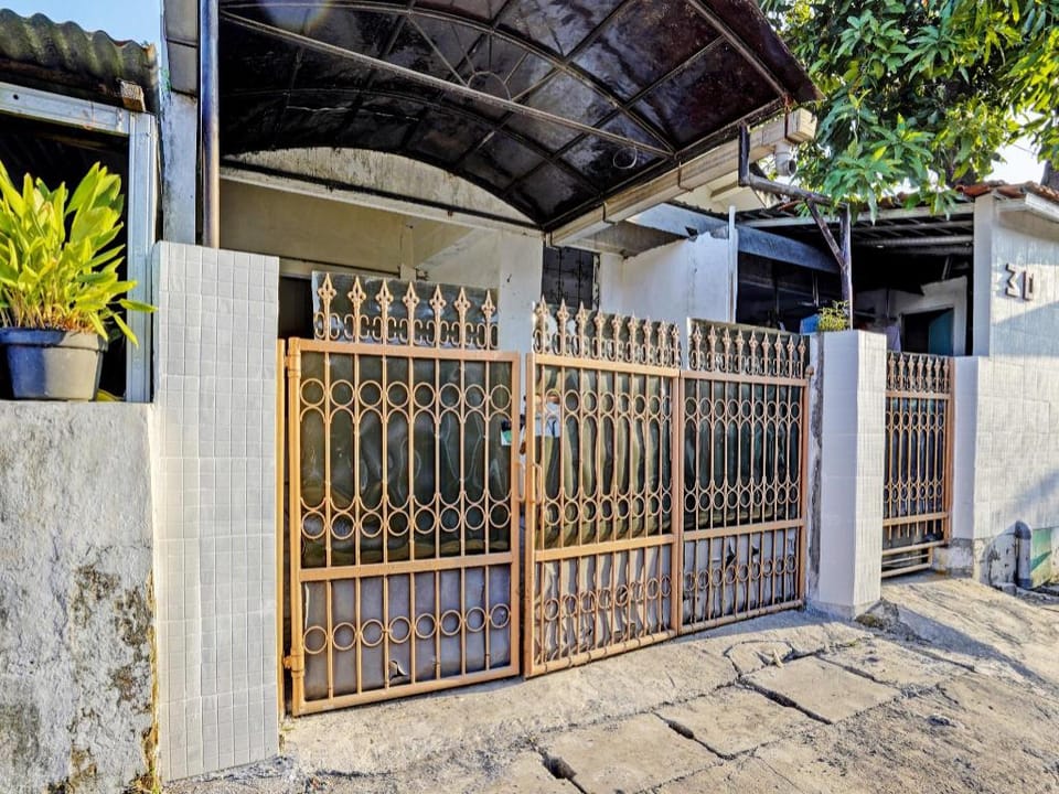SPOT ON 92652 Meir E-homestay 2 Syariah Hotel in Surabaya