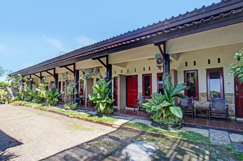 OYO 92624 Stone Homestay Hotel in West Nusa Tenggara, Indonesia