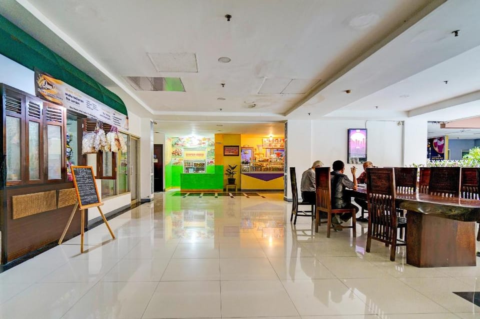 Collection O 92643 Emerald Apartement By Tahha Hospitality Hotel in Bandung
