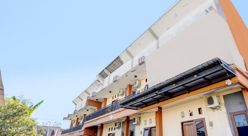 OYO Life 92647 Edelweis Homestay Hotel in East Java