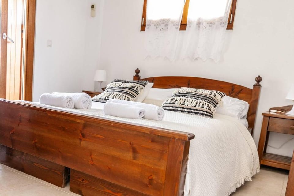 Bentals Dream Place With Lake And Sea View Vacation rental in Crete