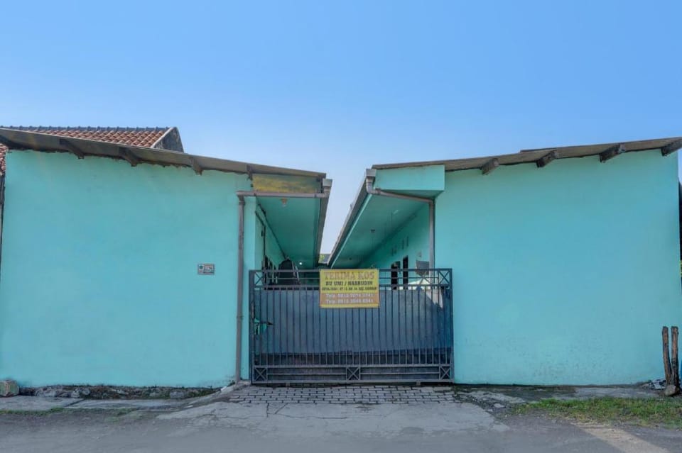 Hotel O Umi Homestay Syariah Hotel in East Java