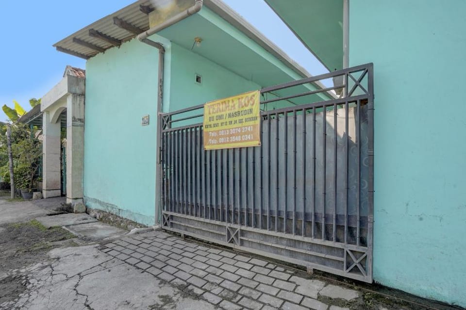 Hotel O Umi Homestay Syariah Hotel in East Java
