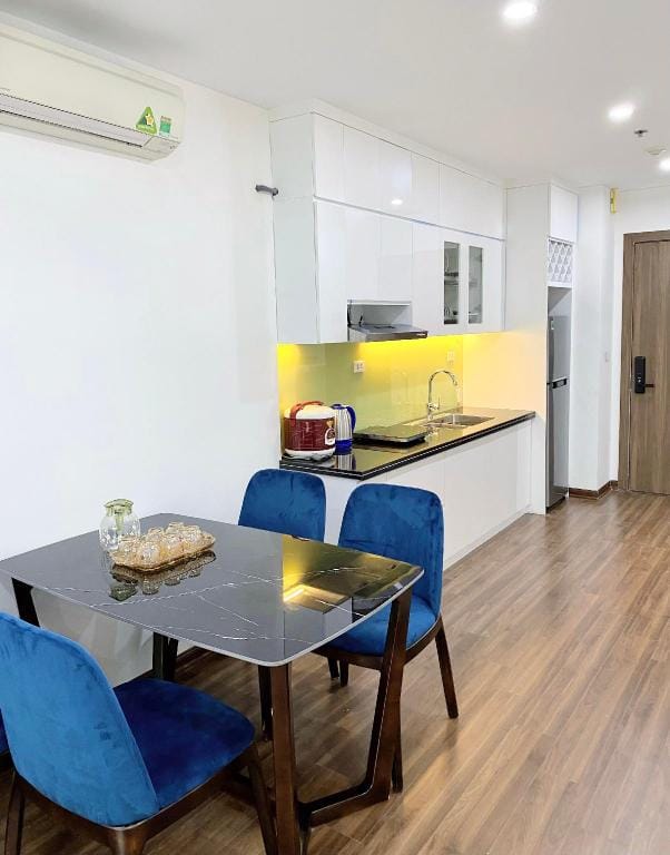 Tom’s Homestay HaLong Apartment in Laos