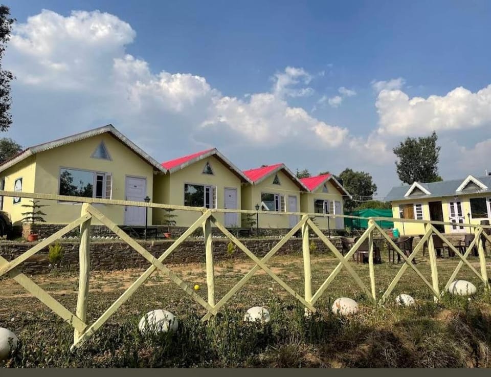 HIDE AWAY. CAMPS AND COTTAGES Farm Stay in Himachal Pradesh
