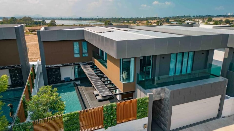 Ultra Luxury 4 Beds Pool Villa with Daily Cleaning Villa in Pattaya City