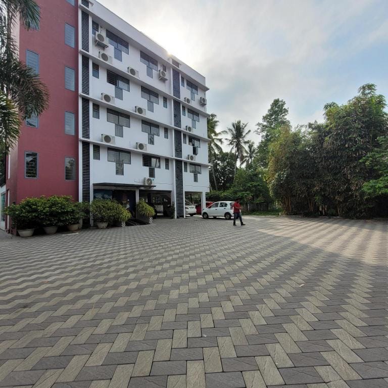 FOUR SQUARES INN Hotel in Thiruvananthapuram