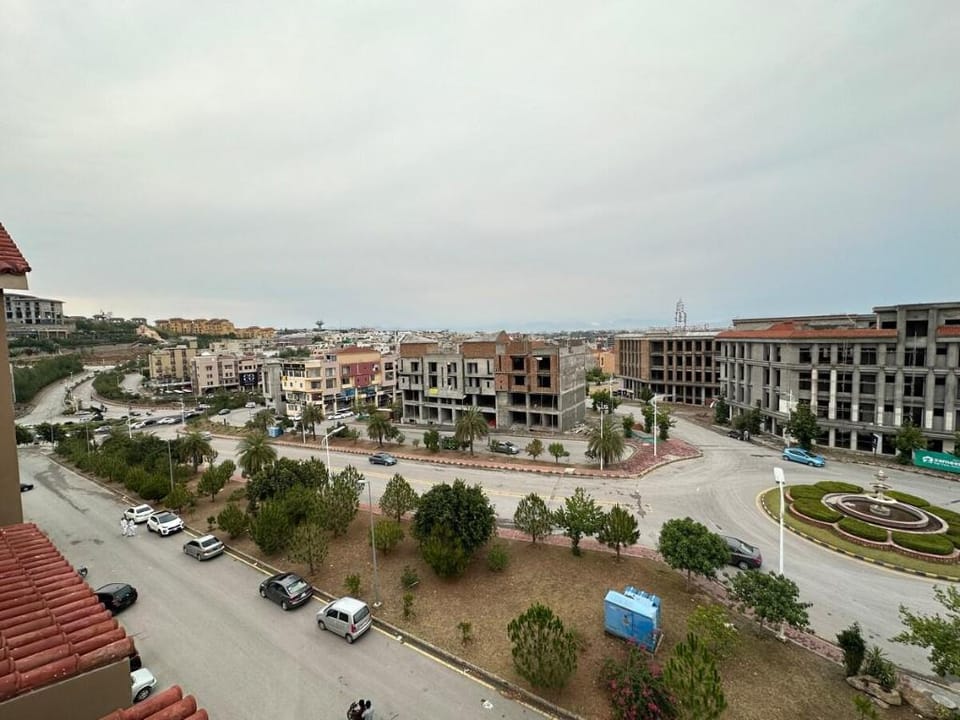 Hustle - Two Bed Appartment with Hall & Kitchen Apartment in Islamabad
