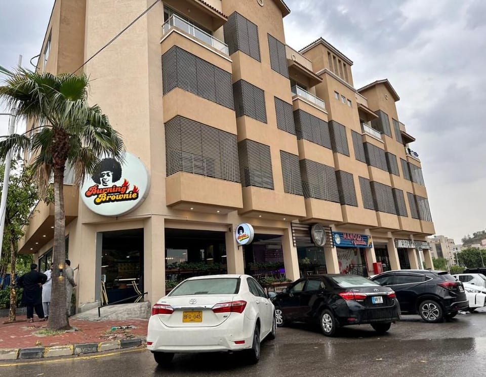 Hustle - Two Bed Appartment with Hall & Kitchen Apartment in Islamabad