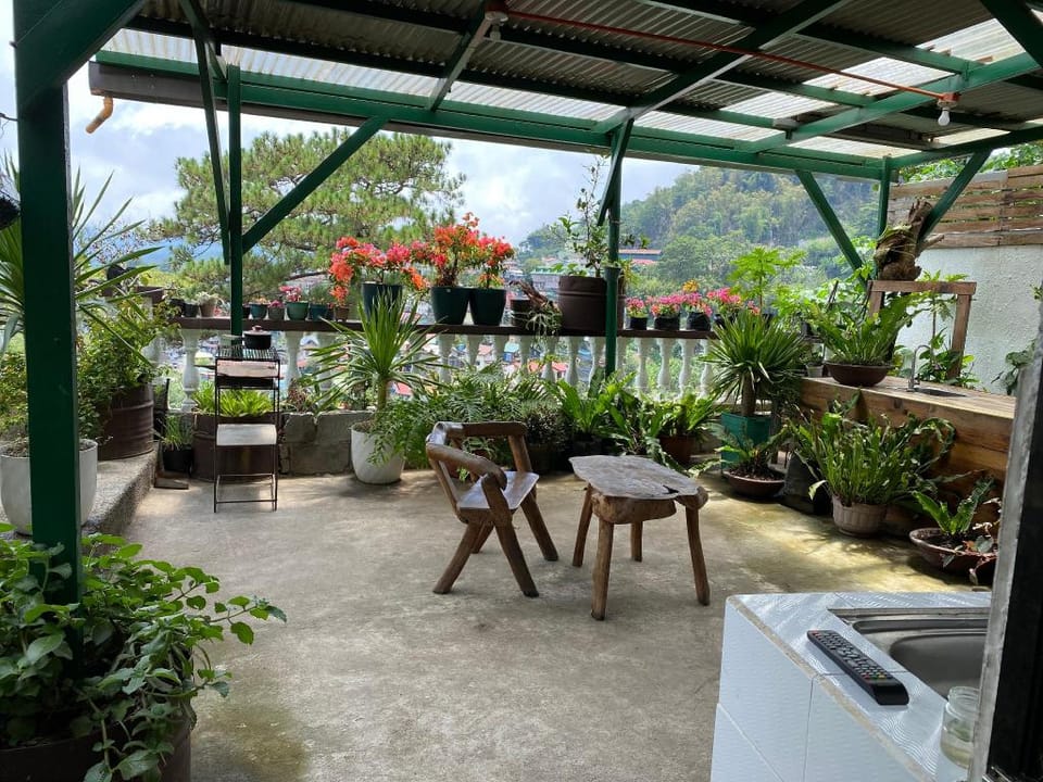 Cozy Garden Veranda Apartment in Baguio