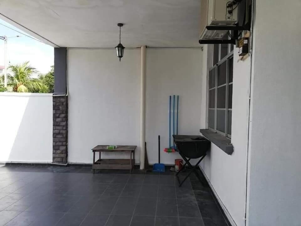 Pagoh University Edu Hub Panchor Muar for 6-8 pax Vacation rental in Johor