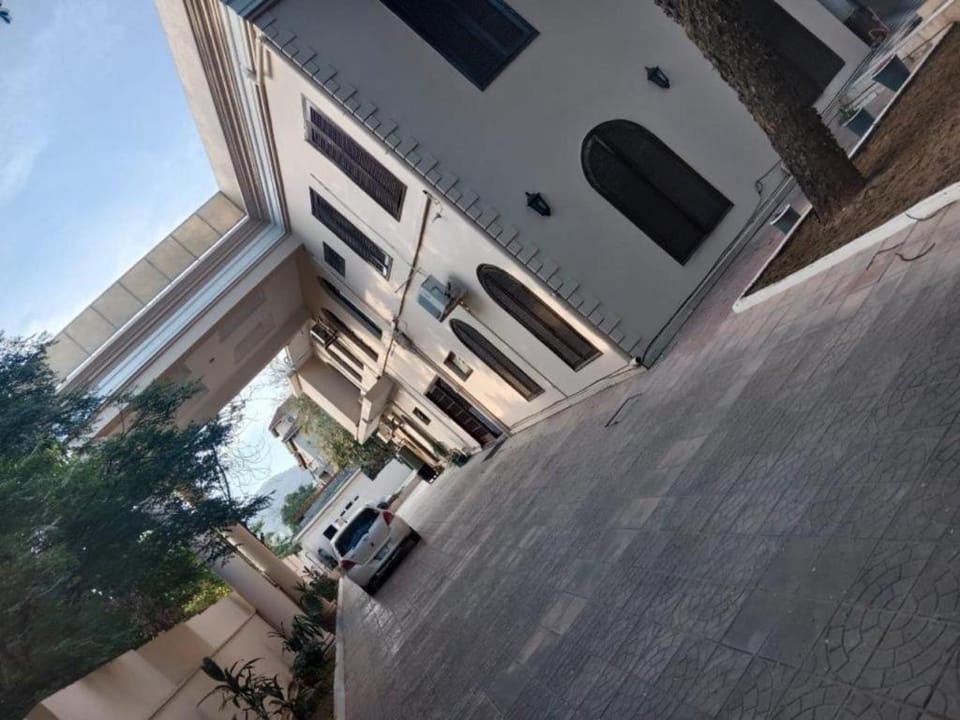 Executive Clift Royal Vacation rental in Islamabad