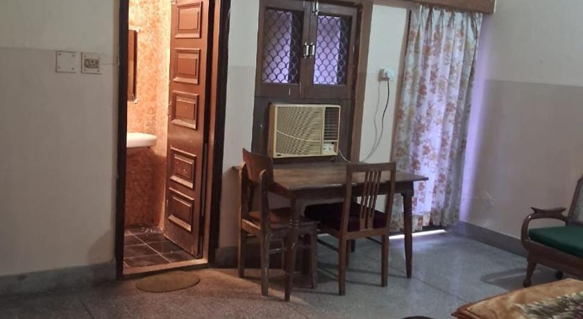 G.M. Guest House Bed and Breakfast in Varanasi
