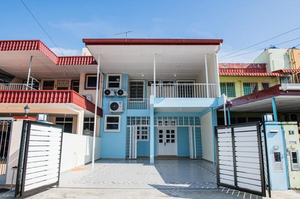 Comfortable home awaits you by LimStay Vacation rental in Sabah