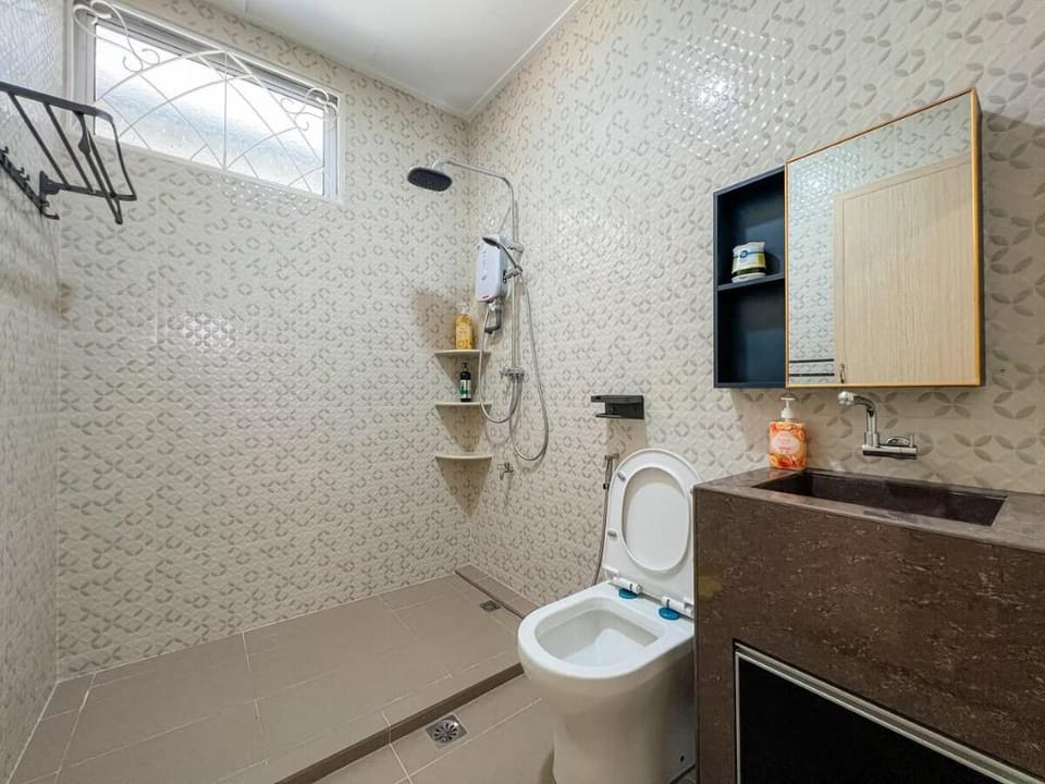 Comfortable home awaits you by LimStay Vacation rental in Sabah
