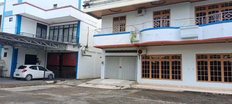 Hotel O Wisma Deli Syariah Near RSUD Nene Mallomo Sidenreng Rappang Hotel in Indonesia