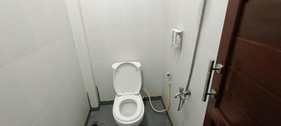 Hotel O Wisma Deli Syariah Near RSUD Nene Mallomo Sidenreng Rappang Hotel in Indonesia