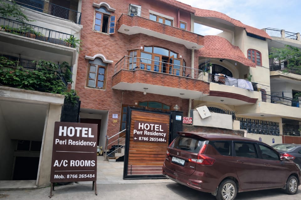 Hotel Pearl Residency Inn Hotel in Delhi