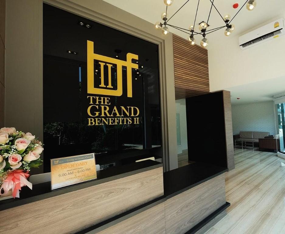 Penthhouse The Grand Benefit Condo 2 Apartment in Chiang Mai