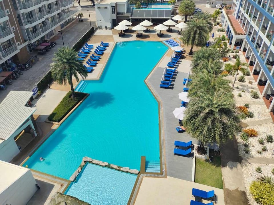 Grand Blue Condominium 301 หาดแม่พิมพ์ ระยอง Apartment in Chon Buri Changwat