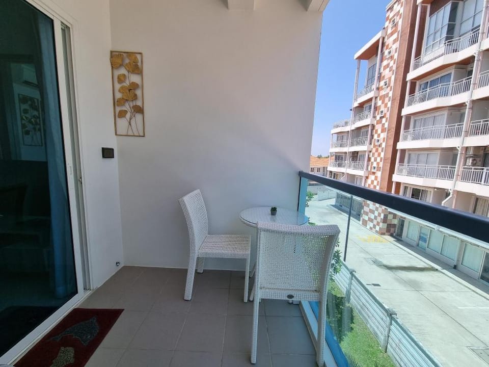 Grand Blue Condominium 301 หาดแม่พิมพ์ ระยอง Apartment in Chon Buri Changwat